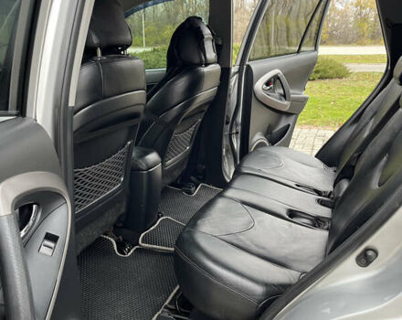 Серый Тойота РАВ 4, объемом двигателя 2 л и пробегом 219 тыс. км за 10500 $, фото 7 на Automoto.ua