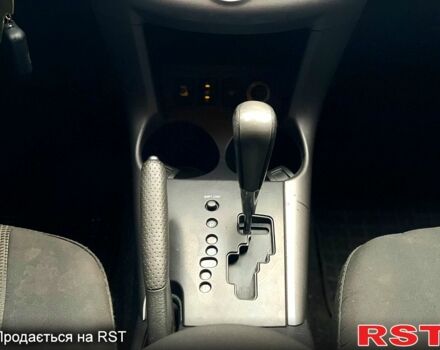 Серый Тойота РАВ 4, объемом двигателя 2 л и пробегом 200 тыс. км за 8800 $, фото 3 на Automoto.ua