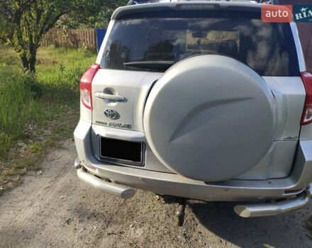 Серый Тойота РАВ 4, объемом двигателя 2.36 л и пробегом 196 тыс. км за 9500 $, фото 3 на Automoto.ua