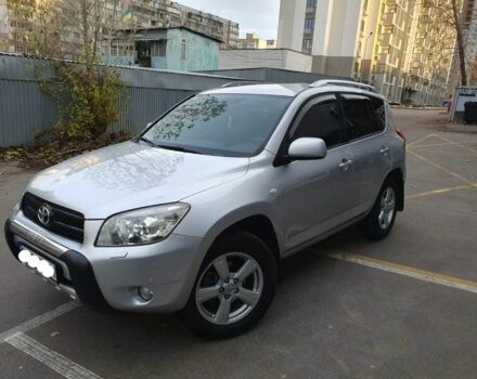 Серый Тойота РАВ 4, объемом двигателя 2 л и пробегом 238 тыс. км за 9500 $, фото 1 на Automoto.ua