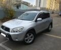 Серый Тойота РАВ 4, объемом двигателя 2 л и пробегом 238 тыс. км за 9500 $, фото 1 на Automoto.ua