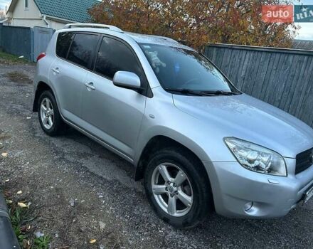 Серый Тойота РАВ 4, объемом двигателя 2 л и пробегом 236 тыс. км за 9200 $, фото 4 на Automoto.ua