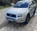 Серый Тойота РАВ 4, объемом двигателя 2.4 л и пробегом 200 тыс. км за 10300 $, фото 1 на Automoto.ua