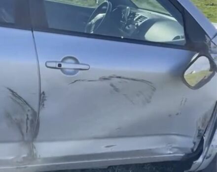 Серый Тойота РАВ 4, объемом двигателя 2.2 л и пробегом 200 тыс. км за 4500 $, фото 2 на Automoto.ua