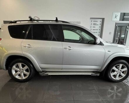 Серый Тойота РАВ 4, объемом двигателя 2.4 л и пробегом 144 тыс. км за 11000 $, фото 7 на Automoto.ua