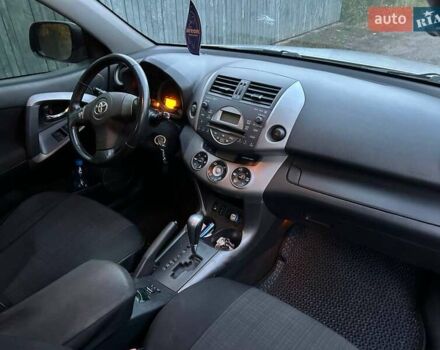 Серый Тойота РАВ 4, объемом двигателя 2 л и пробегом 236 тыс. км за 9200 $, фото 8 на Automoto.ua