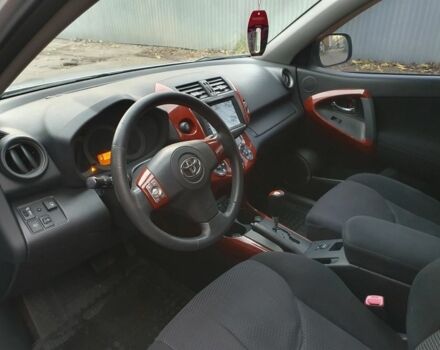 Серый Тойота РАВ 4, объемом двигателя 2 л и пробегом 238 тыс. км за 9500 $, фото 4 на Automoto.ua