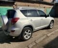 Серый Тойота РАВ 4, объемом двигателя 2 л и пробегом 230 тыс. км за 9300 $, фото 3 на Automoto.ua