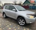 Серый Тойота РАВ 4, объемом двигателя 2 л и пробегом 195 тыс. км за 8000 $, фото 1 на Automoto.ua