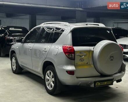 Серый Тойота РАВ 4, объемом двигателя 2 л и пробегом 220 тыс. км за 9300 $, фото 3 на Automoto.ua