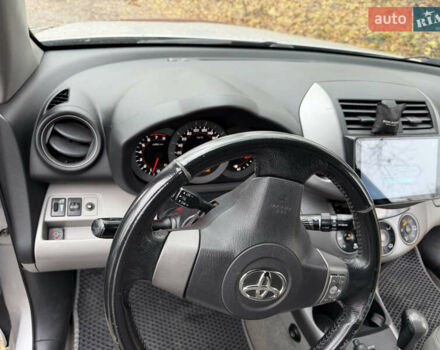 Серый Тойота РАВ 4, объемом двигателя 2.4 л и пробегом 174 тыс. км за 11700 $, фото 11 на Automoto.ua