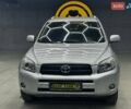 Серый Тойота РАВ 4, объемом двигателя 2 л и пробегом 220 тыс. км за 9300 $, фото 1 на Automoto.ua