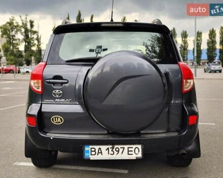 Серый Тойота РАВ 4, объемом двигателя 2 л и пробегом 177 тыс. км за 8500 $, фото 5 на Automoto.ua