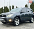 Серый Тойота РАВ 4, объемом двигателя 2 л и пробегом 172 тыс. км за 9500 $, фото 1 на Automoto.ua