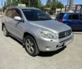 Серый Тойота РАВ 4, объемом двигателя 2 л и пробегом 240 тыс. км за 7500 $, фото 3 на Automoto.ua