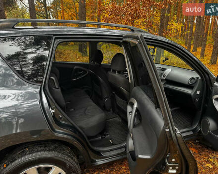 Серый Тойота РАВ 4, объемом двигателя 2 л и пробегом 232 тыс. км за 11500 $, фото 23 на Automoto.ua