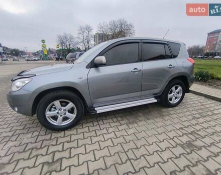 Серый Тойота РАВ 4, объемом двигателя 2.2 л и пробегом 265 тыс. км за 9400 $, фото 2 на Automoto.ua