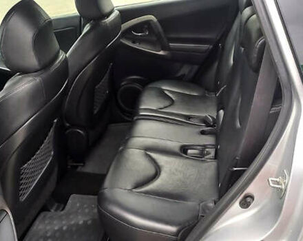 Сірий Тойота РАВ 4, об'ємом двигуна 2.4 л та пробігом 194 тис. км за 11900 $, фото 12 на Automoto.ua