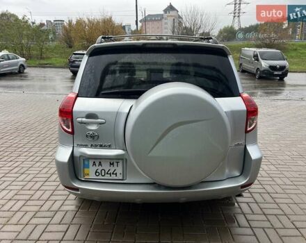 Серый Тойота РАВ 4, объемом двигателя 2.4 л и пробегом 143 тыс. км за 8500 $, фото 5 на Automoto.ua