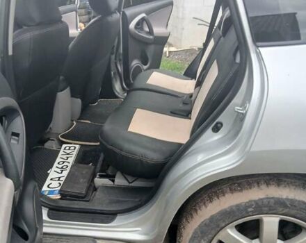 Серый Тойота РАВ 4, объемом двигателя 2.36 л и пробегом 146 тыс. км за 10900 $, фото 4 на Automoto.ua