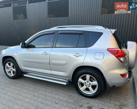 Сірий Тойота РАВ 4, об'ємом двигуна 2 л та пробігом 233 тис. км за 11300 $, фото 6 на Automoto.ua