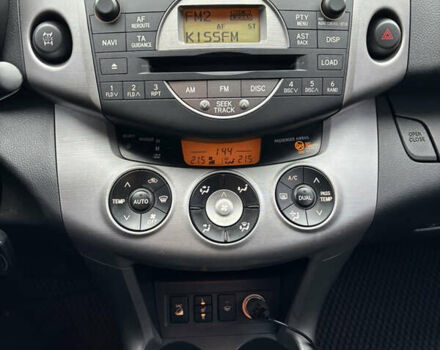 Серый Тойота РАВ 4, объемом двигателя 2 л и пробегом 172 тыс. км за 9500 $, фото 26 на Automoto.ua