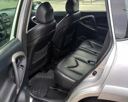 Сірий Тойота РАВ 4, об'ємом двигуна 2.4 л та пробігом 194 тис. км за 11900 $, фото 14 на Automoto.ua