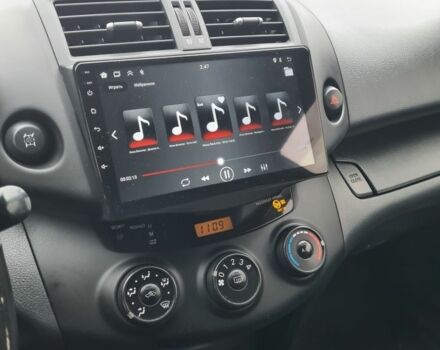 Серый Тойота РАВ 4, объемом двигателя 2 л и пробегом 238 тыс. км за 8800 $, фото 3 на Automoto.ua