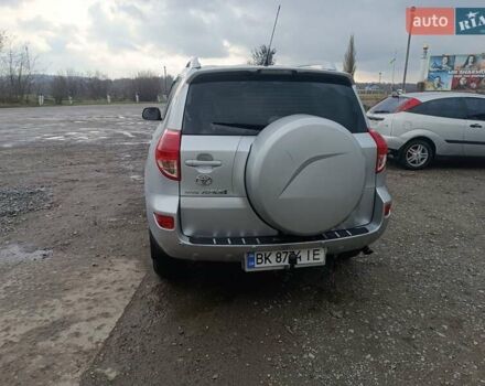 Серый Тойота РАВ 4, объемом двигателя 2.23 л и пробегом 283 тыс. км за 8500 $, фото 3 на Automoto.ua