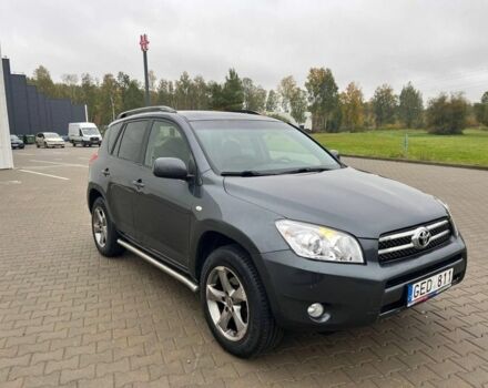 Серый Тойота РАВ 4, объемом двигателя 2.2 л и пробегом 350 тыс. км за 5100 $, фото 1 на Automoto.ua