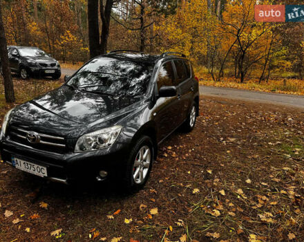 Серый Тойота РАВ 4, объемом двигателя 2 л и пробегом 232 тыс. км за 11500 $, фото 1 на Automoto.ua