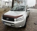 Сірий Тойота РАВ 4, об'ємом двигуна 2.4 л та пробігом 174 тис. км за 11700 $, фото 1 на Automoto.ua