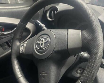 Серый Тойота РАВ 4, объемом двигателя 2 л и пробегом 195 тыс. км за 8000 $, фото 5 на Automoto.ua