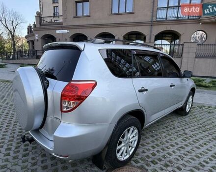 Сірий Тойота РАВ 4, об'ємом двигуна 2.36 л та пробігом 187 тис. км за 9300 $, фото 3 на Automoto.ua