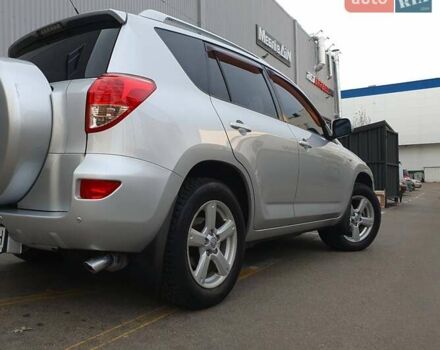 Сірий Тойота РАВ 4, об'ємом двигуна 2 л та пробігом 238 тис. км за 9500 $, фото 3 на Automoto.ua