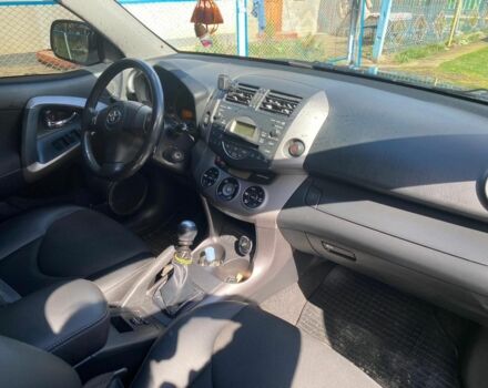 Сірий Тойота РАВ 4, об'ємом двигуна 2.2 л та пробігом 220 тис. км за 8300 $, фото 7 на Automoto.ua