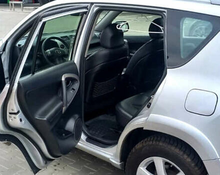 Сірий Тойота РАВ 4, об'ємом двигуна 2.4 л та пробігом 194 тис. км за 11900 $, фото 10 на Automoto.ua