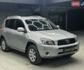 Серый Тойота РАВ 4, объемом двигателя 2 л и пробегом 220 тыс. км за 8700 $, фото 1 на Automoto.ua