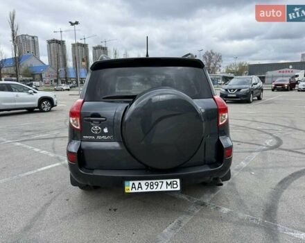 Серый Тойота РАВ 4, объемом двигателя 2 л и пробегом 146 тыс. км за 8600 $, фото 3 на Automoto.ua