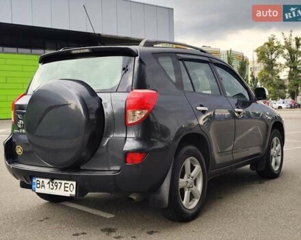Серый Тойота РАВ 4, объемом двигателя 2 л и пробегом 177 тыс. км за 8500 $, фото 6 на Automoto.ua