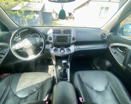 Тойота РАВ 4 2007 у Камінь-Каширський на Automoto.ua Сірий Тойота РАВ 4, об'ємом двигуна 2.23 л та пробігом 232 тис. км за 10400 $, фото 11 на Automoto.ua