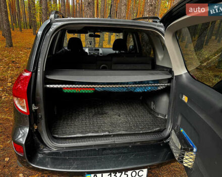 Серый Тойота РАВ 4, объемом двигателя 2 л и пробегом 232 тыс. км за 11500 $, фото 22 на Automoto.ua