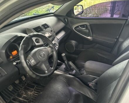 Сірий Тойота РАВ 4, об'ємом двигуна 2 л та пробігом 286 тис. км за 7000 $, фото 10 на Automoto.ua
