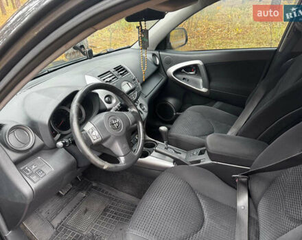 Серый Тойота РАВ 4, объемом двигателя 2 л и пробегом 232 тыс. км за 11500 $, фото 35 на Automoto.ua