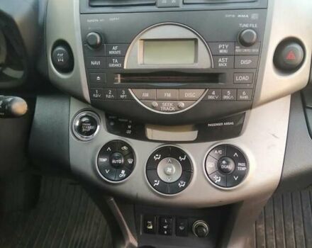 Сірий Тойота РАВ 4, об'ємом двигуна 2 л та пробігом 230 тис. км за 9700 $, фото 3 на Automoto.ua