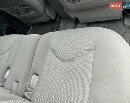 Серый Тойота РАВ 4, объемом двигателя 2.4 л и пробегом 143 тыс. км за 8500 $, фото 16 на Automoto.ua