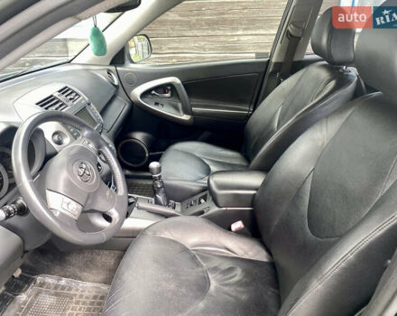 Тойота РАВ 4 2007 у Камінь-Каширський на Automoto.ua Сірий Тойота РАВ 4, об'ємом двигуна 2.23 л та пробігом 232 тис. км за 10400 $, фото 9 на Automoto.ua