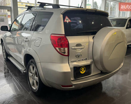 Сірий Тойота РАВ 4, об'ємом двигуна 2.36 л та пробігом 144 тис. км за 11000 $, фото 4 на Automoto.ua
