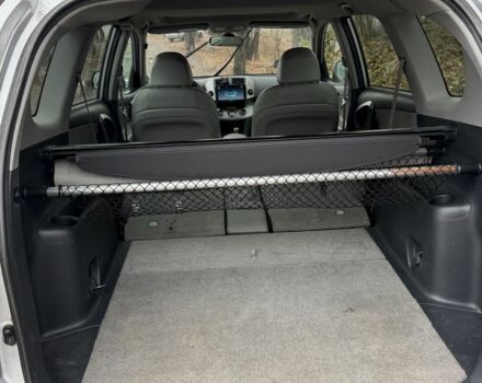 Сірий Тойота РАВ 4, об'ємом двигуна 2.4 л та пробігом 174 тис. км за 11700 $, фото 2 на Automoto.ua