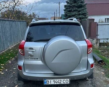 Серый Тойота РАВ 4, объемом двигателя 2 л и пробегом 236 тыс. км за 9200 $, фото 2 на Automoto.ua